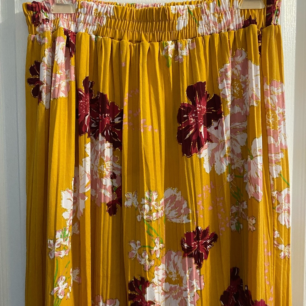SHIMMER FLORAL MUSTARD YELLOW PLEATED MIDI SKIRT SIZE LARGE UNLINED